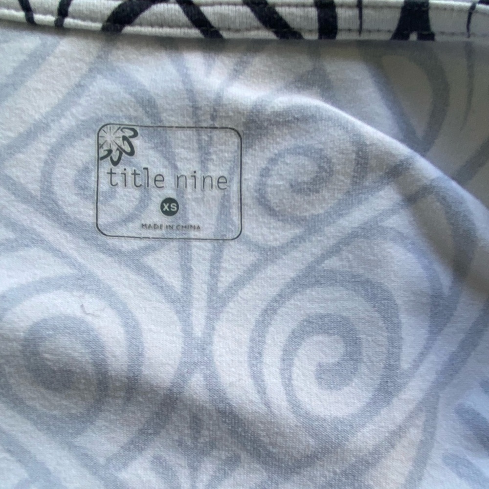 Title Nine Women’s Dress Athletic XS White Black Print Outdoors Golf Tennis - Picture 5 of 9